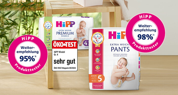 Zwei Packungen Babywindeln der Marke "HiPP", die ihre hochwertige Qualität und die Tatsache, dass sie zu 95 % wasserabsorbierend sind, hervorheben.